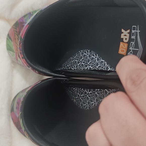 Dansko Professional Tropical Garden Patent Leather Clogs | XP 2.0 | EU 39 - Picture 5 of 9